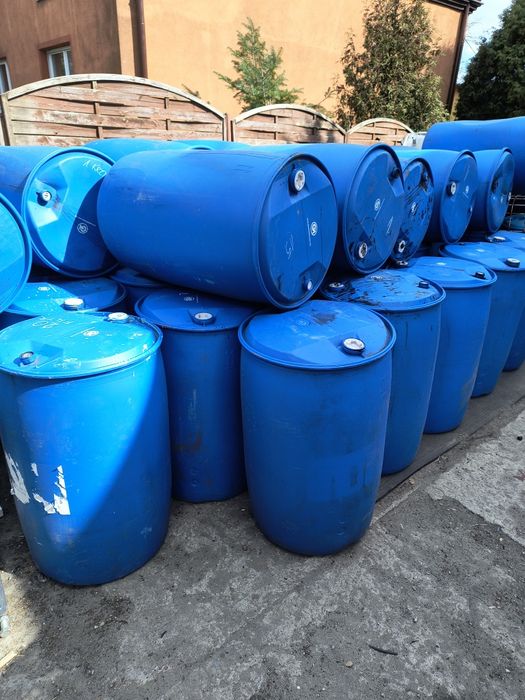 Beczki 200 l 2 korki