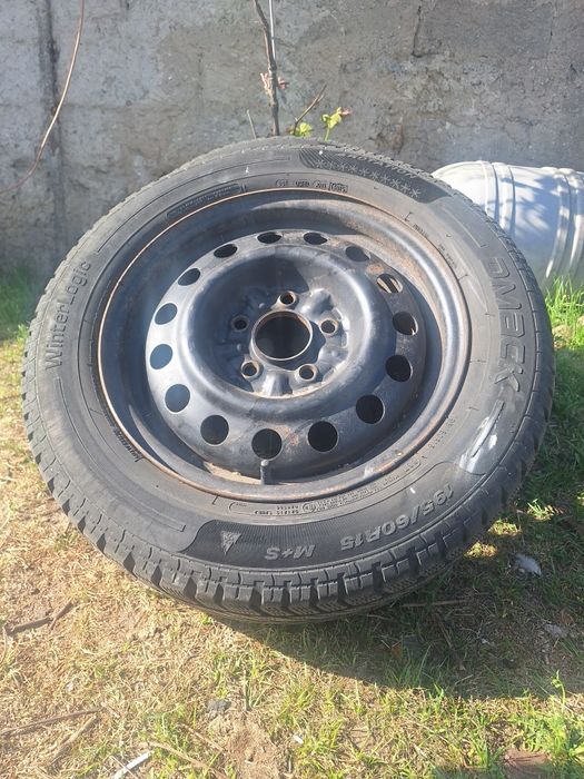 Felgi stalowe komplet z oponami 15' Hyundai