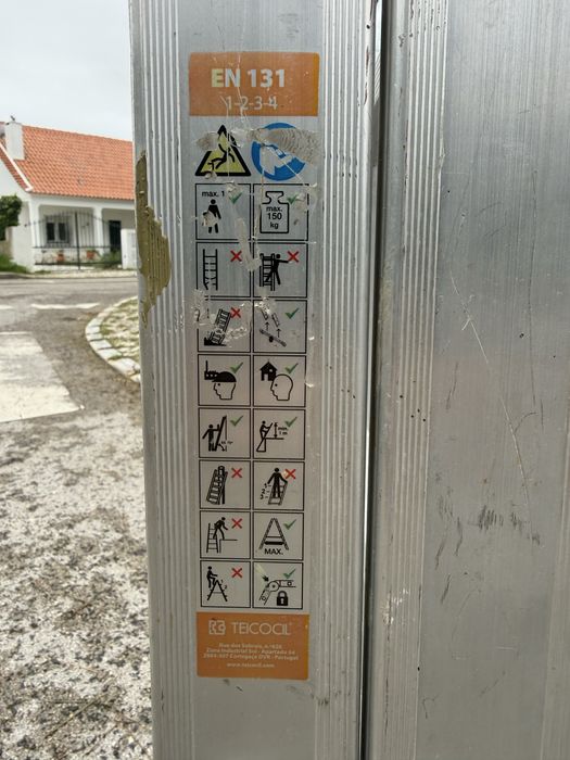 Escadote desdobravel