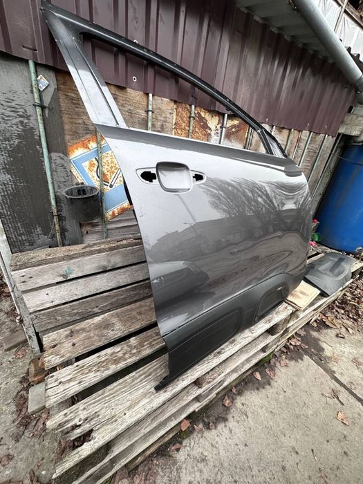 Двері передні праві від Citroen C5 Aircross (2024р.)