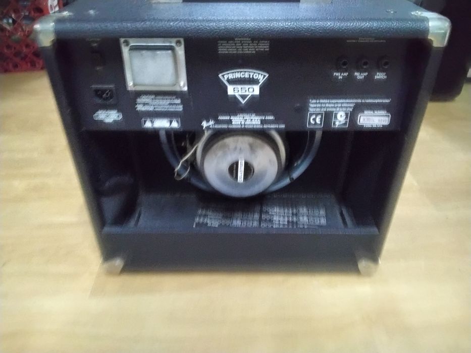 Fender Princeton 650, 65watts, bom estado
