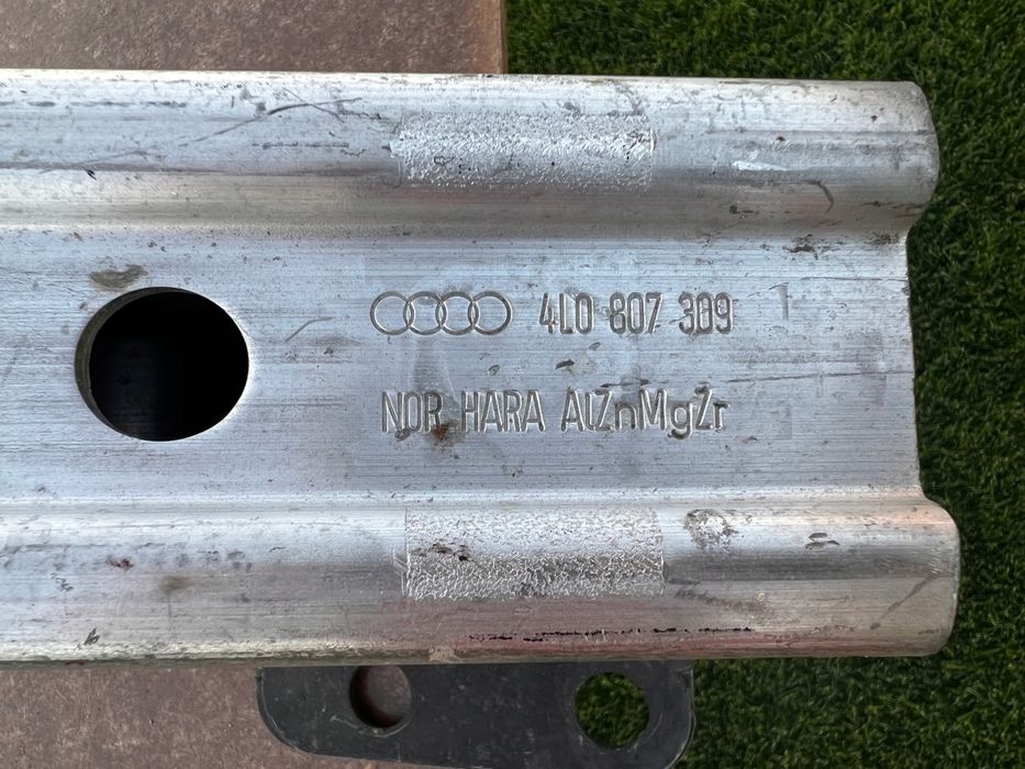 Усилитель заднего бампера Q7 4L