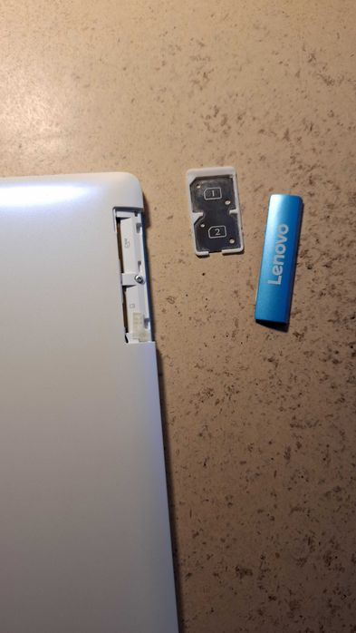 Tablet Lenovo TAB3 8 (TB3-850M) w kolorze białym - bardzo dobry stan
