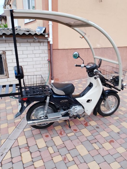 Продам мопед Хонда Супер Каб 50 кубів з документами.