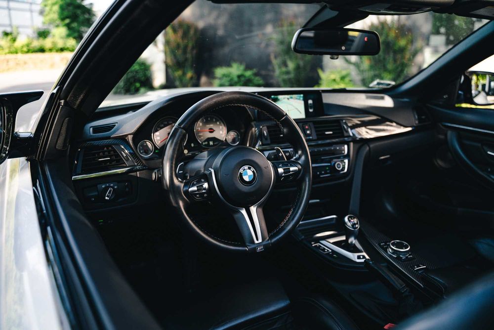 Wynajem samochodu BMW M4 F83 wypożyczalnia samochodów