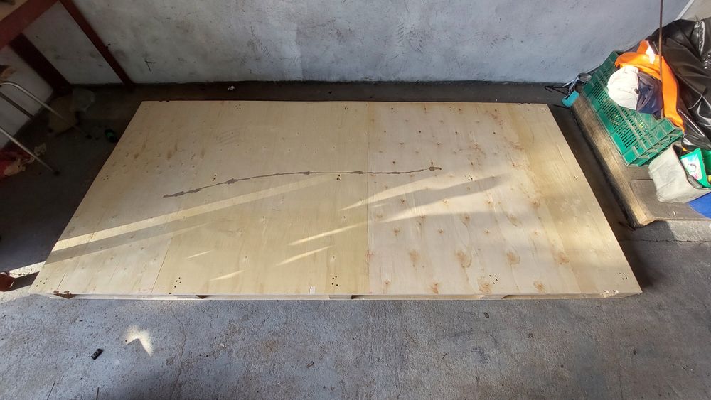 Продам палет із фанери