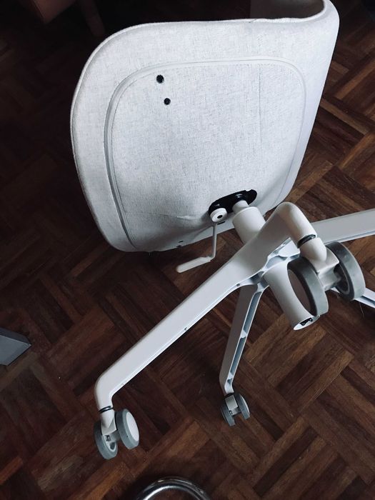 cadeira escritório Ikea,5 pés e rodízios, bege|branco