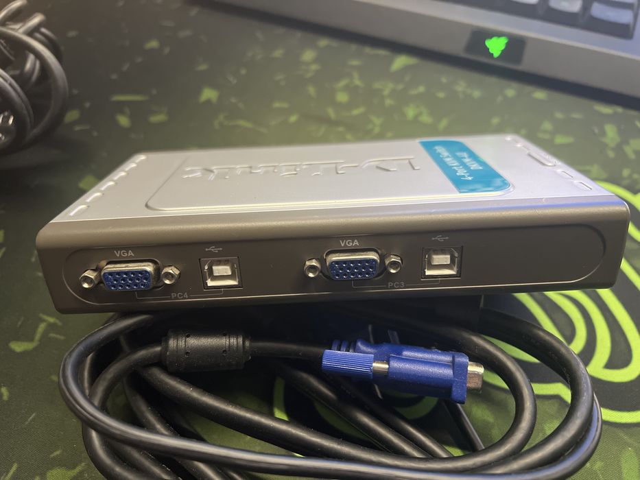 KVM D-Link 4 Port KVM Switch. DKVM-4U