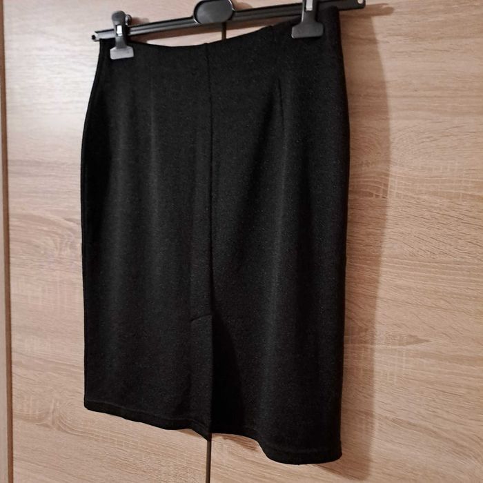 Elegancka spódnica damska czarna prosta / rozmiar L