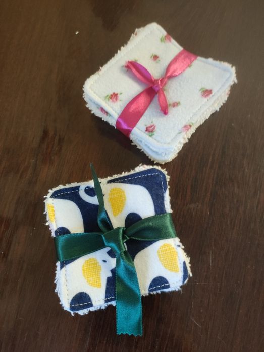 Desmaquilhantes reutilizáveis feitos à mão