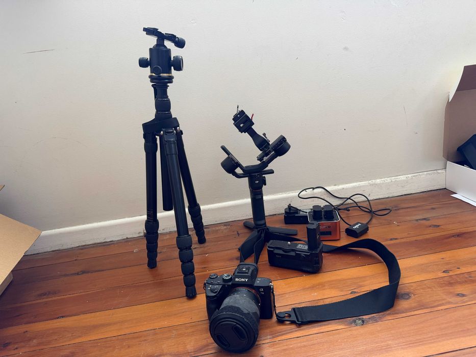 !VENDA RÁPIDA! Sony Alpha 7 III + Kit completo de acessórios