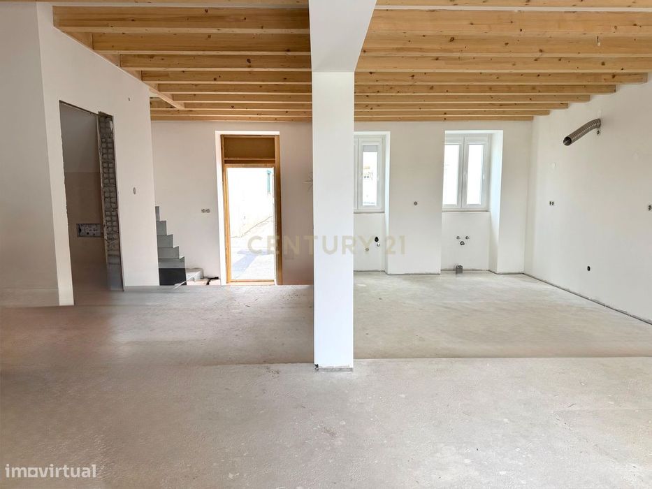 Moradia T3 totalmente remodelada | Lote 1.933m² | Alhadas, Figueira da