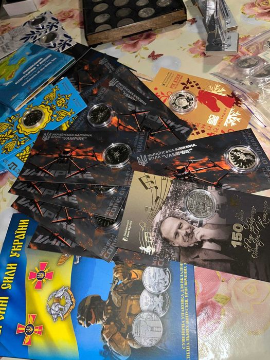 Монети НБУ і Світу.