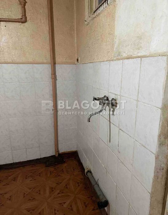 Продаж 3-к "сталінки" під ремонт, Н=3м. Тарасівська, 3, М. Університет