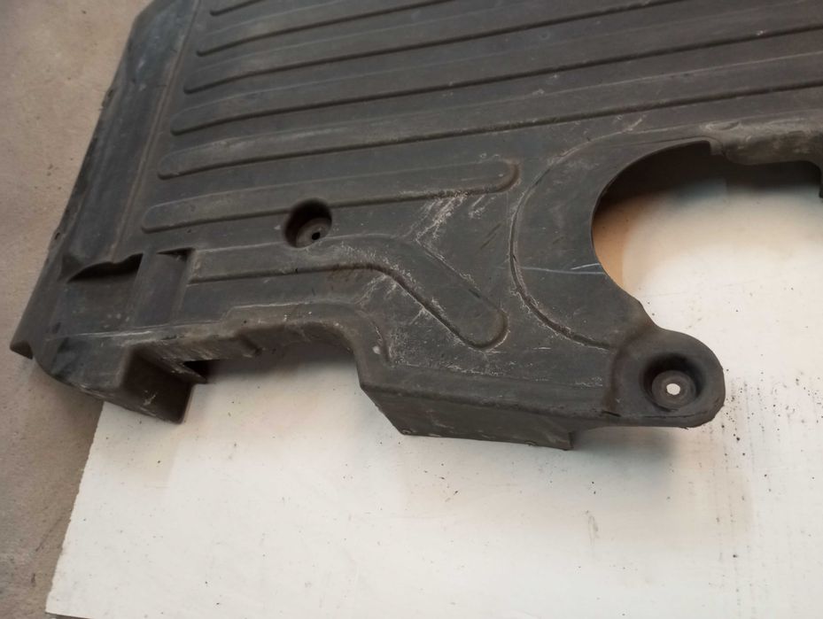 Resguardo inferior motor Jaguar XF 250