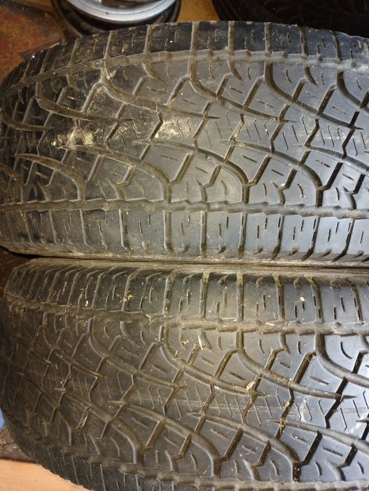 2szt  opon 235/65r17 pirelli,bieżnik 7mm