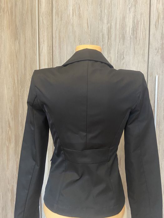 Elegancka czarna marynarka, rozmiar 34.