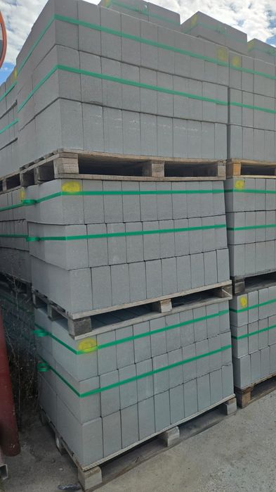 Bloczki betonowe fundamentowe B15