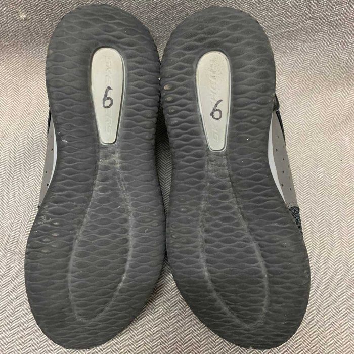 Продаю Кросівки Skechers Delson