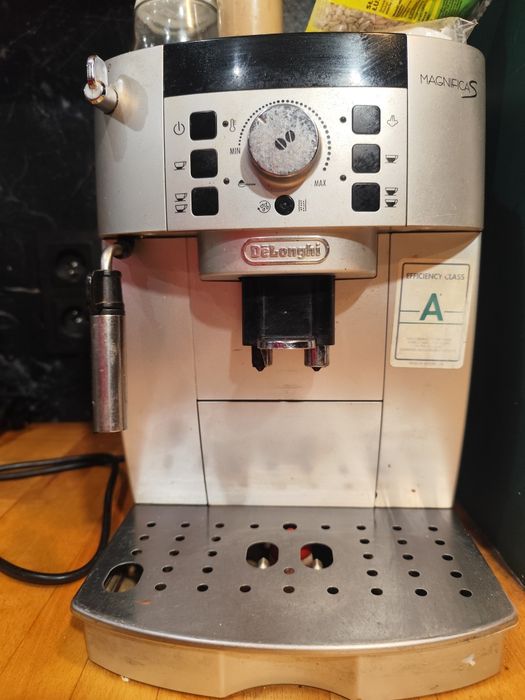 Express do kawy Delonghi