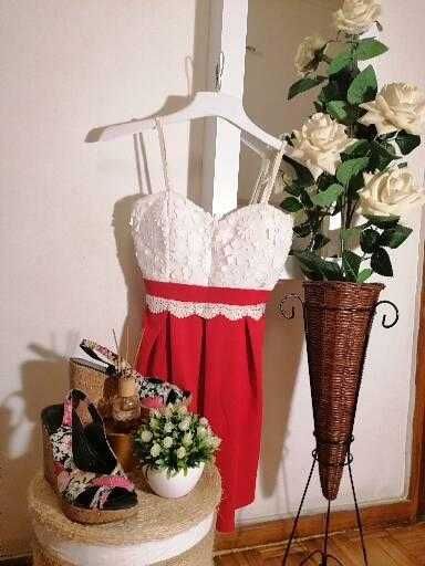 Vestido Azulão/Branco e Vermelho/Branco de Alça com prenores em renda