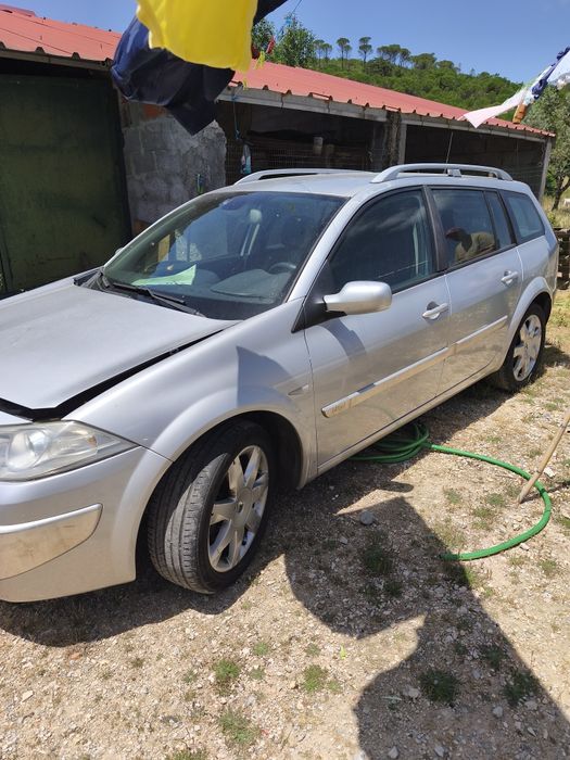 Renault Megane 2 1.5 DCI 2006 para arranjar ou peças.