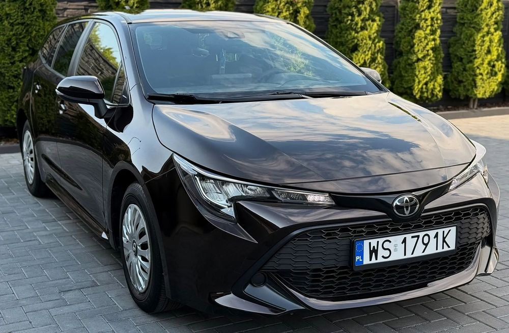 Toyota Corolla Salon Polska Serwisowany Stan Bardzo Dobry