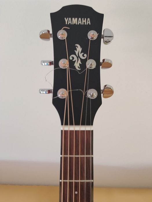 Guitarra smiacustica