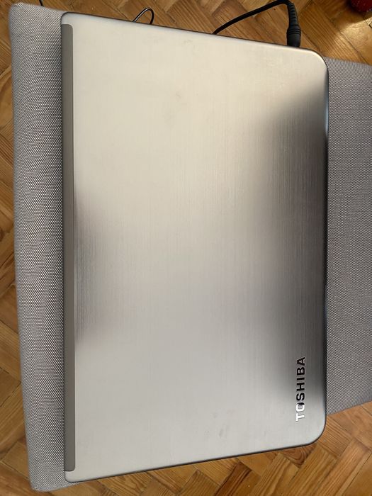 Portátil Toshiba P50-A-144