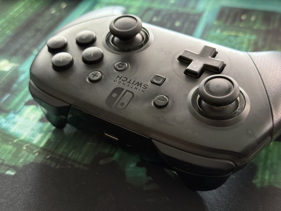 Nintendo Switch Pro Controller