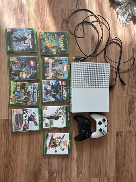 Xbox one s 2 pady+ gry stan bardzo dobry