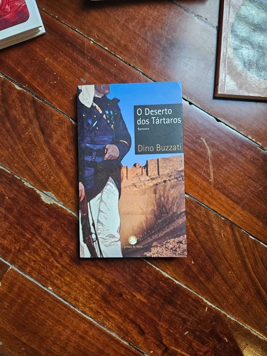 Livro O Deserto dos Tártaros de Dino Buzzati