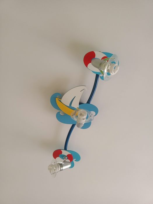 Lampa sufitowa do pokoju dziecięcego