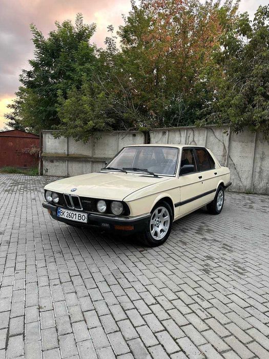 BMW - 5 серія 1986 рік 2.4дизель бмв e28