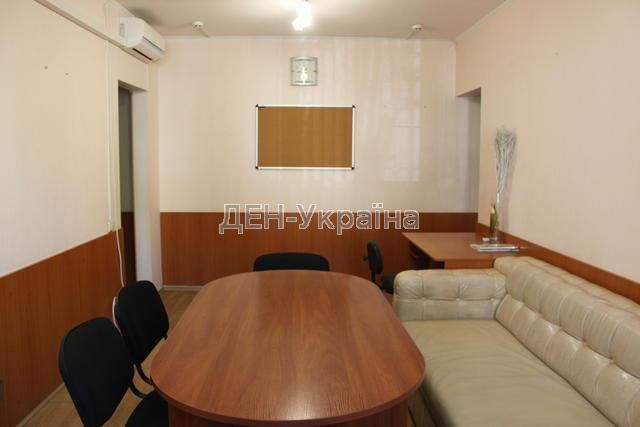 Продаж офісу вул. Введенська 7/9 Поділ - Вид 3