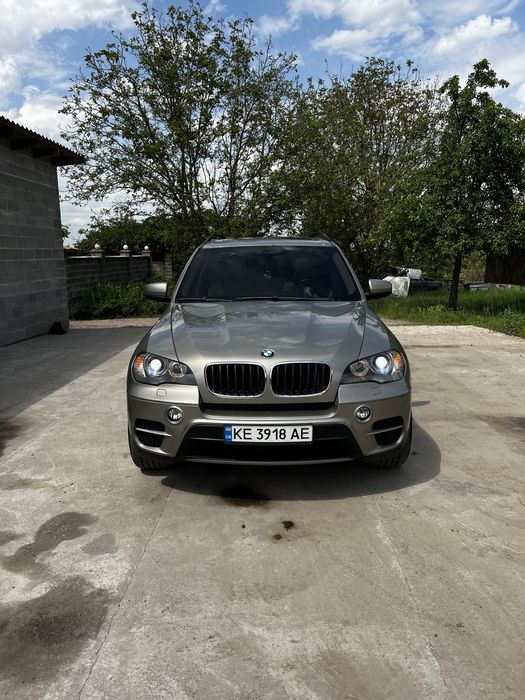 BMW X5 e70 2011год