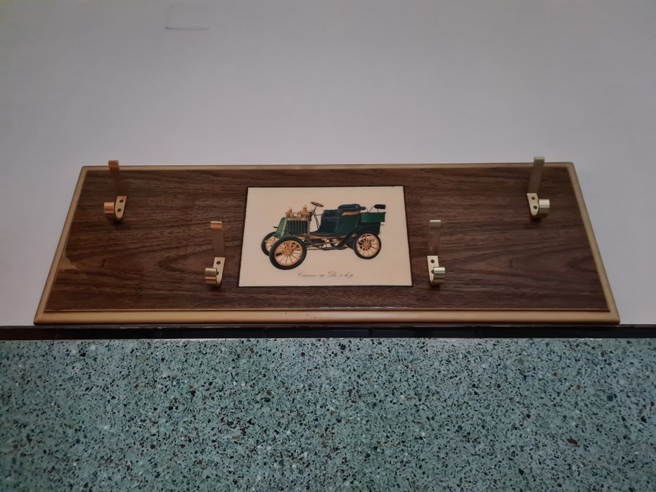 Cabide auto-portante