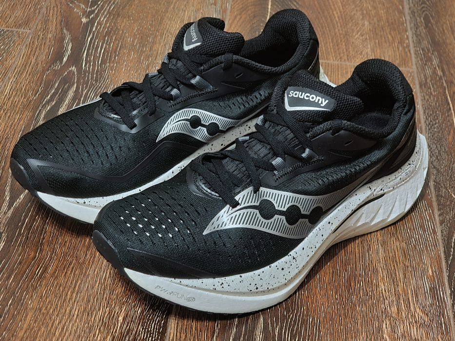 Оригінал 100% чоловічі кросівки Saucony Endorphin speed 4  EUR  43
