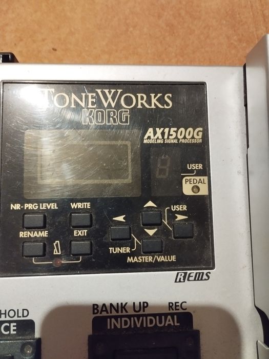 Processador de guitarra Korg ax1500G
