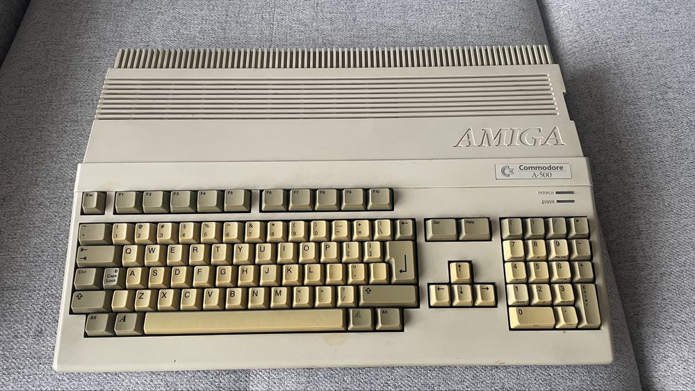 Retro Komputer Commodore Amiga 500