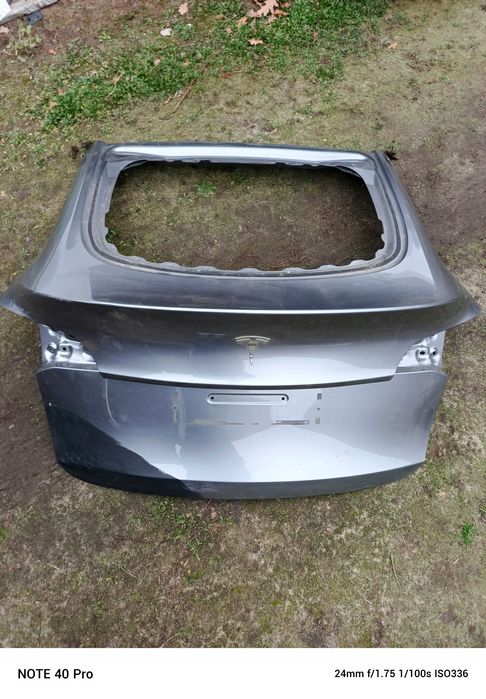 tesla model y klapa porywa bagażnika dual motor llu