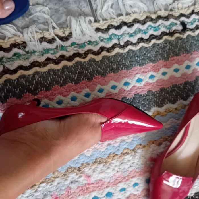 Buty 38 czerwone lakierki skóra