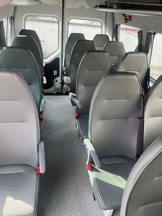 Mini-Bus Renault Master 16 lugares