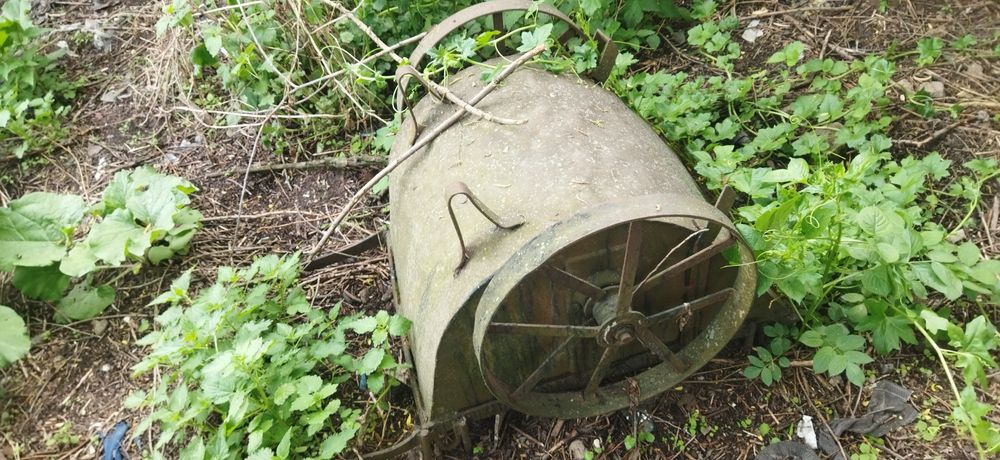 Wozek stalowy transportowy