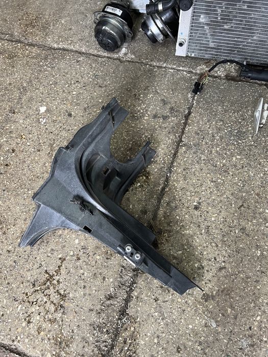 Кронштейн крыла BMW X5 E70 направляющая крила БМВ Х5 Е70 фары фари