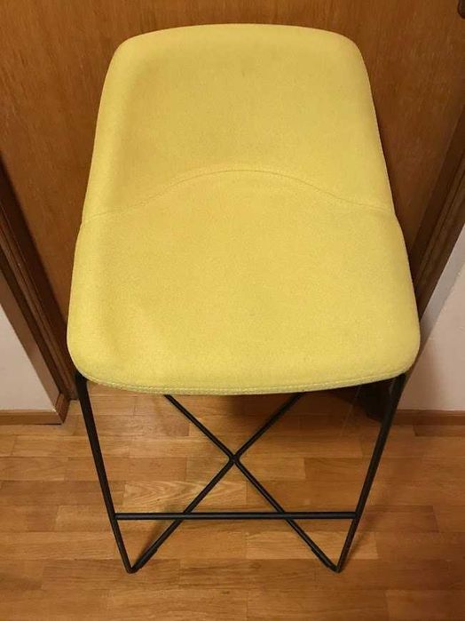 Krzesło hoker tapicerowany Noti Mishell