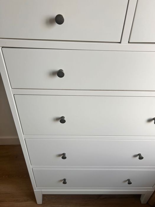 Cómoda branca ikea