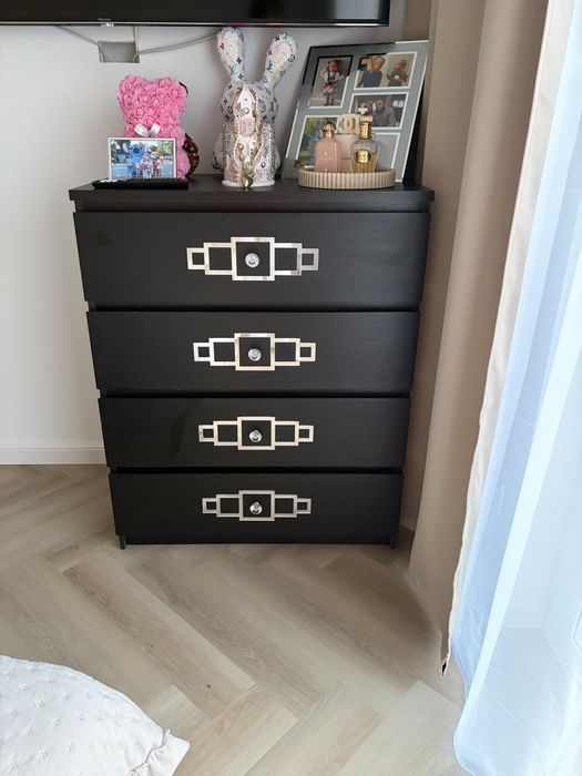 Sprzedam komode czarna