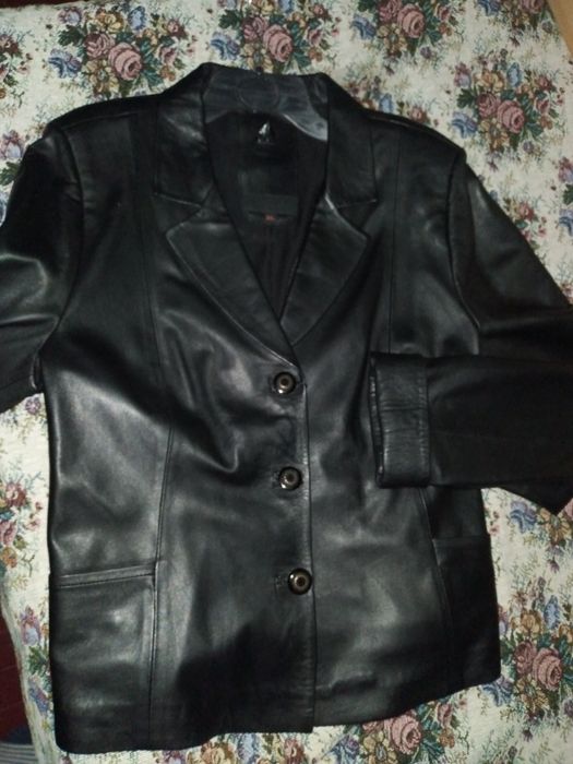 Кожанный пиджак черный новый