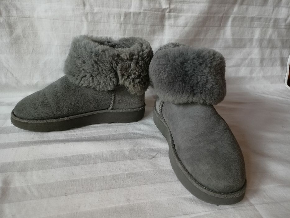 UGG Australia roz. 37 - dł.wkł. 23,5 cm- skóra- super stan